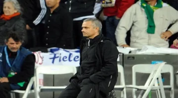 دموع مورينيو المؤثرة.. بكاء بعد هزيمة بايرن وفعل بعد تتويج الدوري